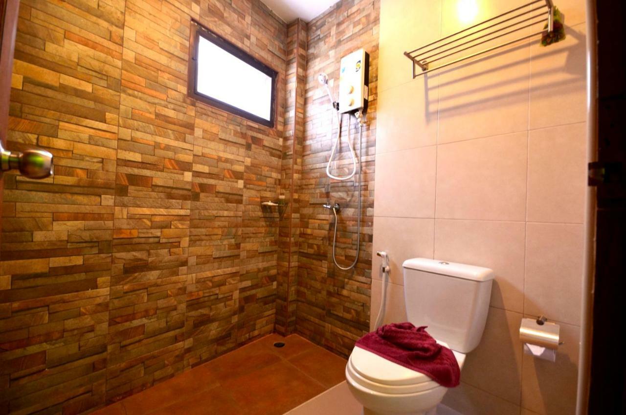 Enrico Hostel Patong ภายนอก รูปภาพ