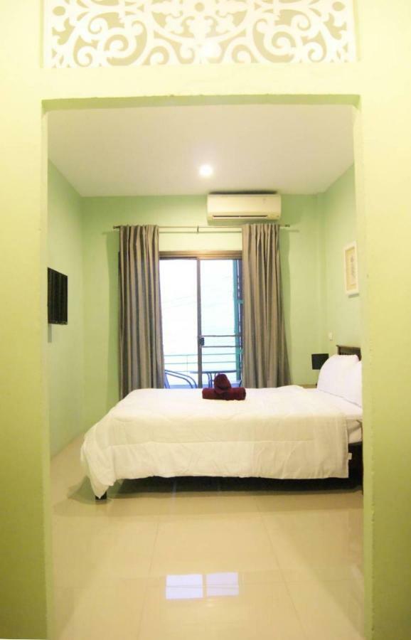 Enrico Hostel Patong ภายนอก รูปภาพ
