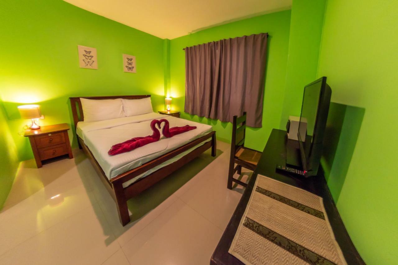 Enrico Hostel Patong ภายนอก รูปภาพ